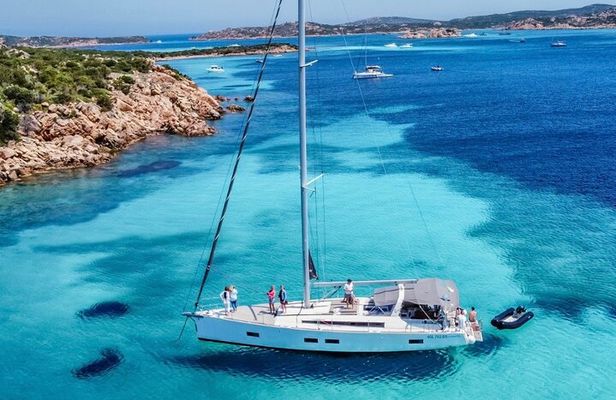 Sailing boat tour in the La Maddalena archipelago