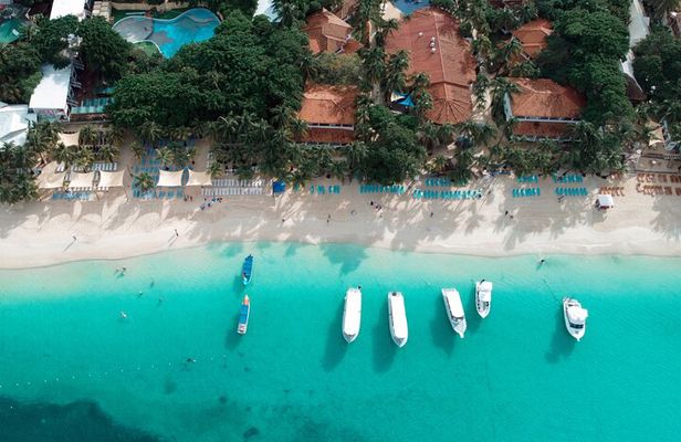 Roatan Exclusive Beach Resort Plus Transportation