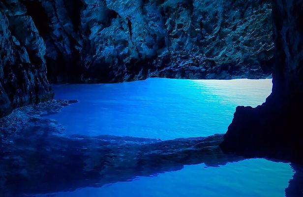 Blue Cave, Hvar Island & Paklenjaci Speedboat Tour from Split