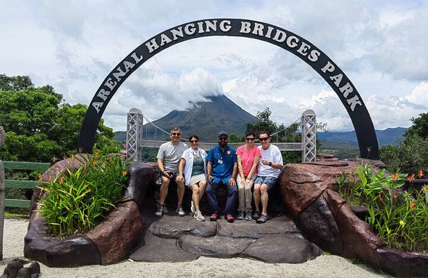 Private Guide Hanging Bridges, Fortuna Waterfall, Arenal Volcano
