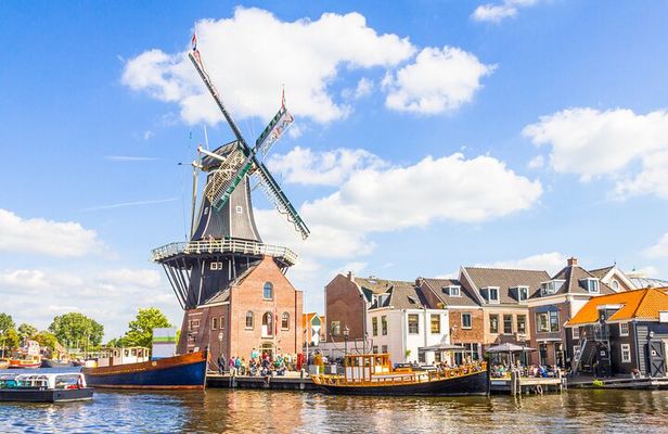 Haarlem Private Food Walking Tour with 8 Tastings