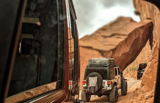 Unique Secluded Sunset In Moab: Canyonlands by 4x4 & Hike