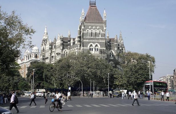 Full-Day Mumbai Sightseeing and Dharavi Slum Experience