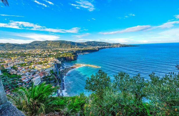 Full Day Capri & Sorrento by Inflatable Boat from Naples