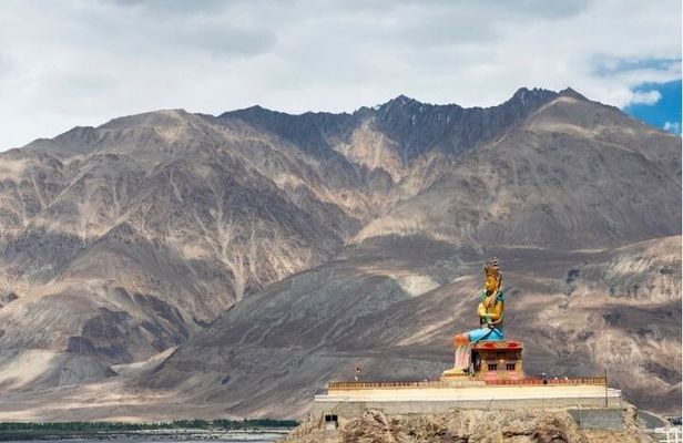 Leh Ladakh Private Tour Packages for 6 Days 5 Nights