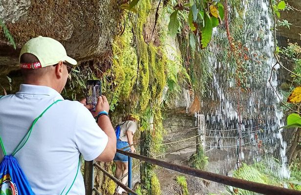 Bogota: Private Tour to La Chorrera Waterfall and Cerro Guadalupe