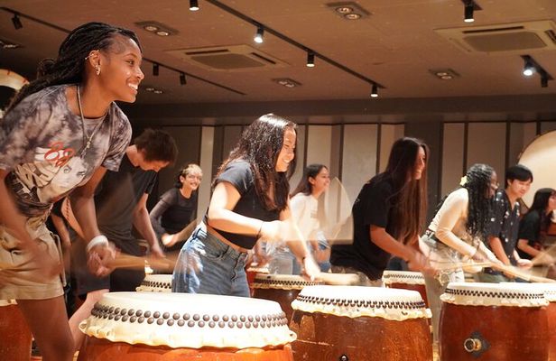 Tokyo 6hr Private Guided Tour & Wadaiko Drumming Experience