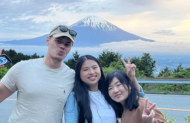 Private Mt. Fuji Catching Fish and BBQ Tour with Hotel Pick up