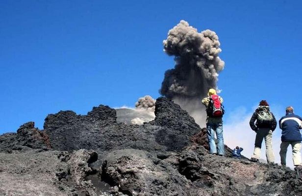 Half Day Guided Tour in Mount Etna (3000 meters)