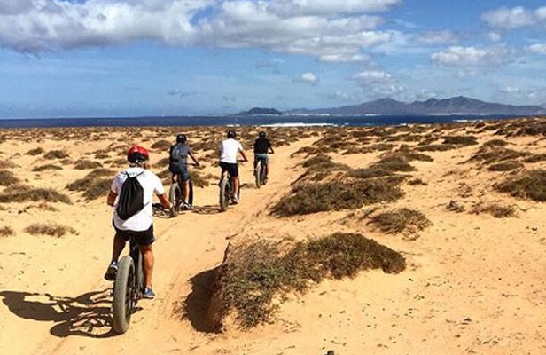 From Corralejo: E-bike/E-scooter 3-4 hour excursion