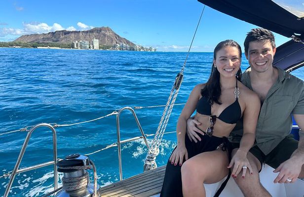 Waikiki private Day Tour and Sunset sail for couples
