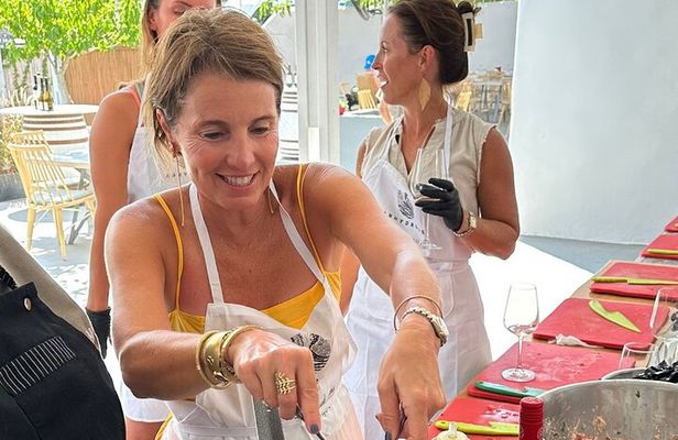Santorini Cooking Class-2 Wineries: Special Honey Moon Experience