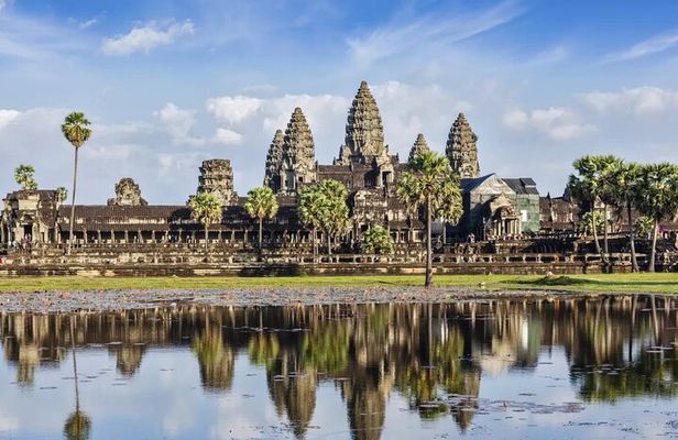 Angkor Wat 2-Day Tour from Bangkok
