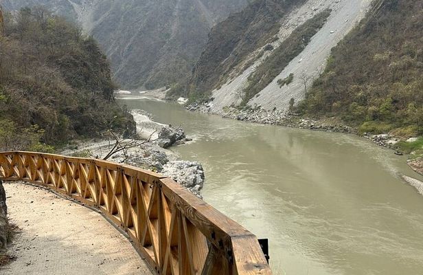 Rishikesh: Mini Gartang Gali Guided Half-Day Trek with Transfers