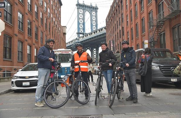 Downtown Bike Tour with Stylish Dutch Bikes