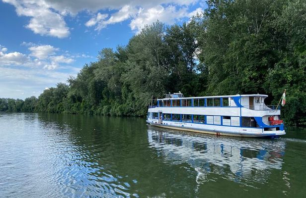 2 day Boat Trip and City Tour in Tokaj Hungary with Wine Tasting