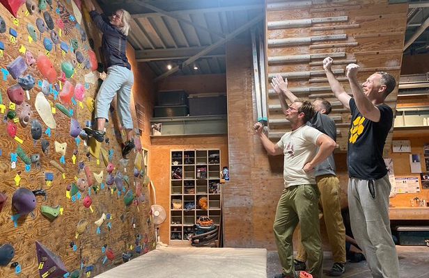 Bouldering, Sake and Food, Local Gem Hiroshima Evening Tour
