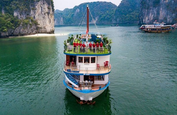 2Days 1Night in Lan Ha Bay Cruise and Ha Long Bay Kayaking
