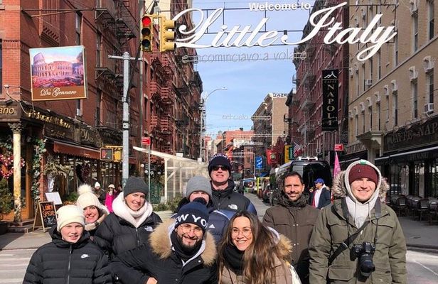 NYC Top Manhattan Landmarks - Small-group Tour with Local Guide