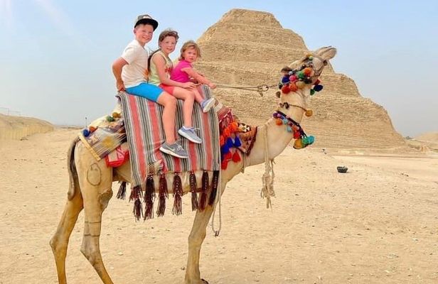 Full-Day Tour to Giza Pyramids, memphis and Sakkara Step Pyramid