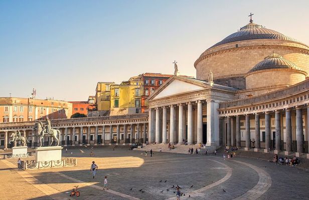 Naples Guided Walking Tour of the Historic Center with Lunch