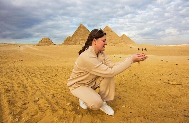 Private Tour of Giza Pyramids, Memphis, and Sakkara