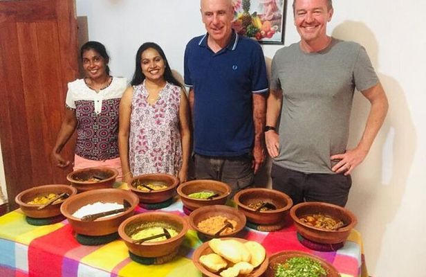 Authentic Sri Lankan Cooking Class in Kandy with Local Family