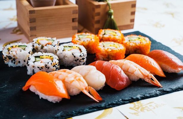 Sushi Making Tokyo! Popular Sushi Class in Japan!