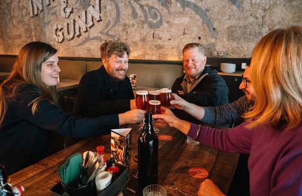 Taste & Tour: Edinburgh Food Tour with Drinks