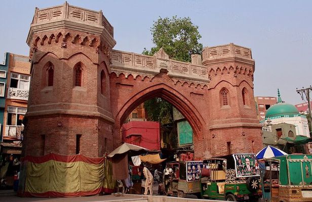 Derawar Fort, Cholistan Desert, Uch, Multan & Harrapa 6 Days FB