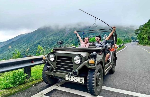 Private Tour in Hai Van Pass via US Army Jeep in Danang