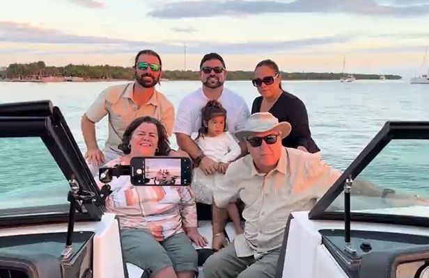 Miami Express Private Boat a 1- Hour Luxury Experience