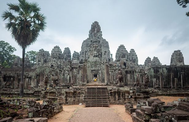 Angkor Wat Sunrise & Small Circuit Private Tour
