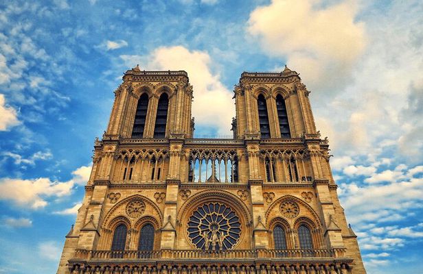 Notre Dame Paris Outdoor Tour with Crypt Entry