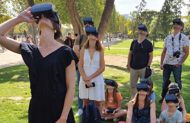 Virtual Reality Guided Tour at the Eiffel Tower