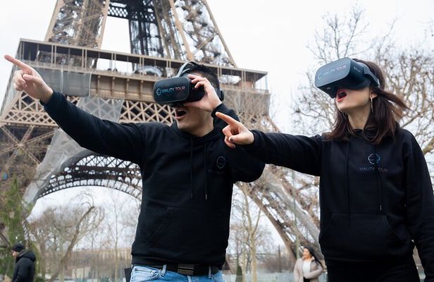 Virtual Reality Guided Tour at the Eiffel Tower