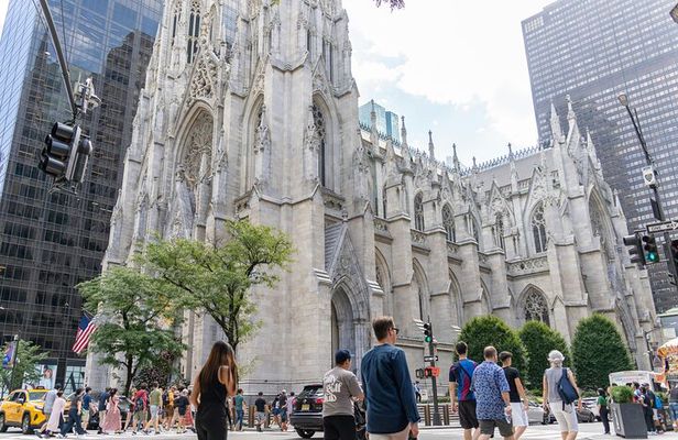 St Patrick Cathedral and Manhattan Walking Tour