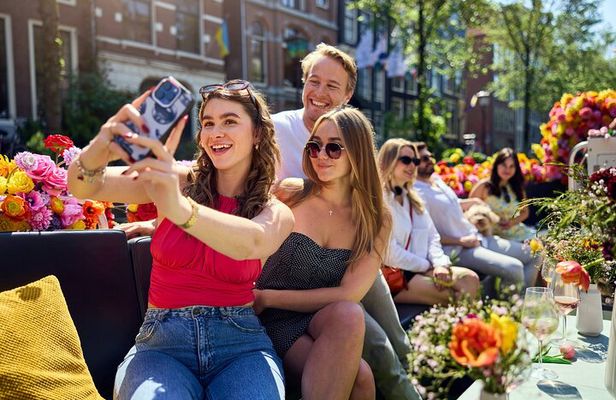 Amsterdam: City Highlights Cruise on a Luxury Flower Boat