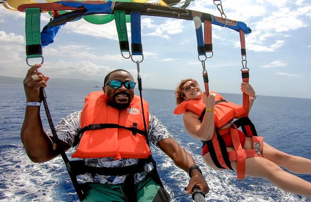 Montego Bay: Jet Car, Jet Ski and Parasailing