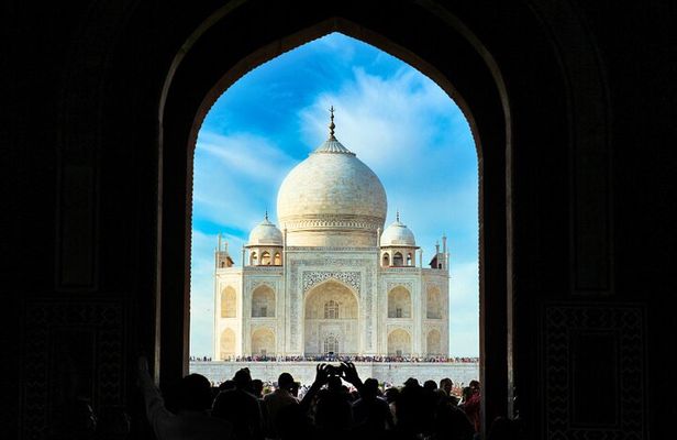 Private Taj Mahal Tour from Delhi by Gatimaan Express