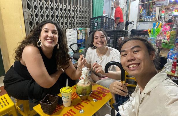 No Diet Club - Local food tour in Hanoi with many tastings !