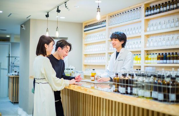 Specializing in custom-made fragrances from Kyoto