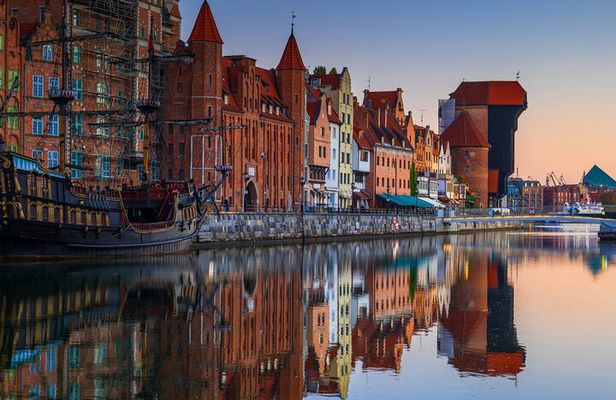 Gdansk, Sopot and Gdynia Tour with Private Car and Local Cuisine