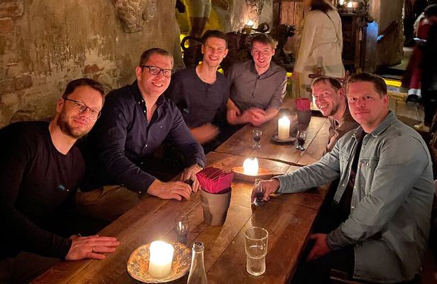 Medieval Experience: Guided Sightseeing and Food Tasting