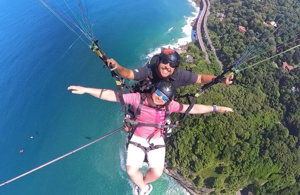 Double parachute flights in Rio de Janeiro