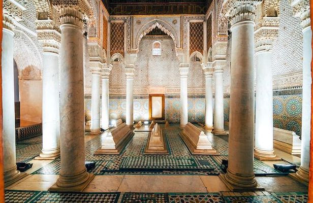 Marrakech : Saadian Tombs & Bahia Palace, Souk and Medina Tour