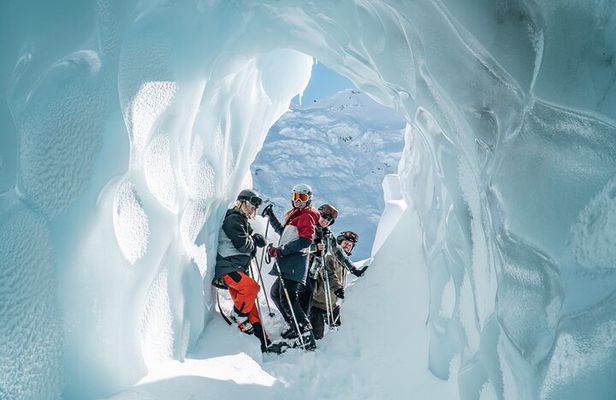 Guided Skiing Experience on the Tasman Glacier