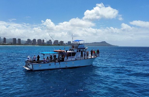 Honolulu Bottom Fishing and Fireworks Cruise