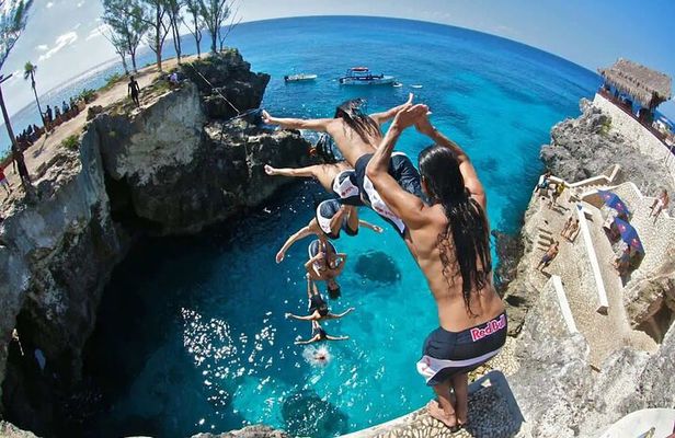 Negril Ricks Cafe and 7 Mile Beach Tour