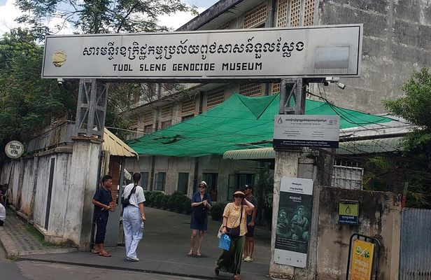 Phnom Penh full day Tour